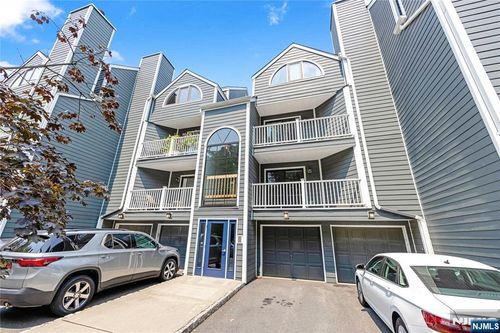 38 Triumph Ct, East Rutherford, NJ, 07073-1150 | Card Image