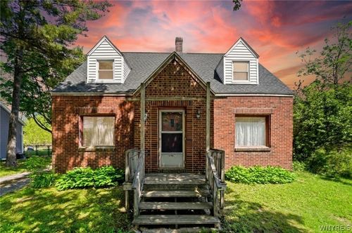 6467 Chestnut Ridge Rd, Orchard Park, NY, 14127-3610 | Card Image
