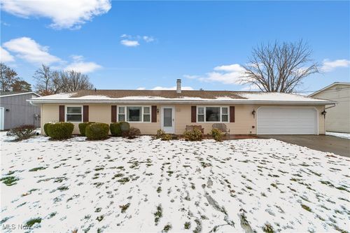 615 Jeanette St, Brunswick, OH, 44212-2047 | Card Image