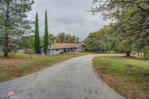 19857 Adalante Ct, Tehachapi, CA, 93561-7771 | Card Image