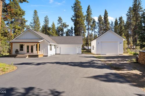 17349 Harlequin Dr, Bend, OR, 97707-2318 | Card Image