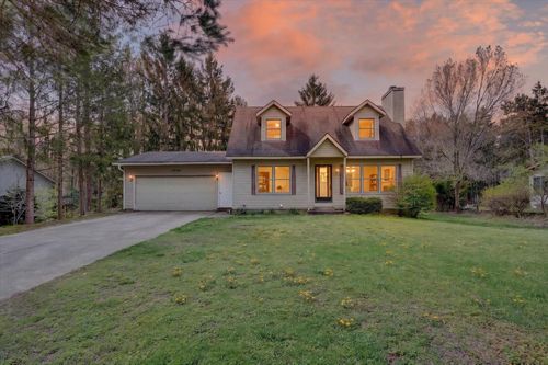 15846 New Holland St, Holland, MI, 49424-5507 | Card Image