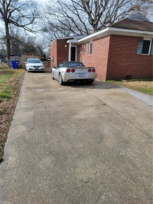 1329 E Balview Ave, Norfolk, VA, 23503-2145 | Card Image