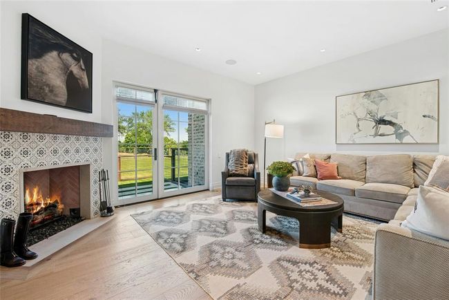 658 Fordtran Rd, Home with 6 bedrooms, 11 bathrooms and 6 parking in New Ulm TX | Image 16