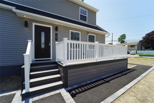 280 Neptune Ave, Babylon, NY, 11704-5815 | Card Image