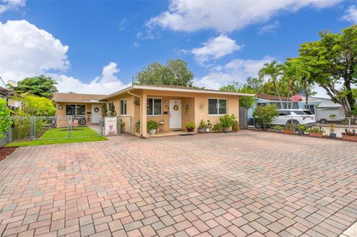247 Nw 51st Ave, Miami, FL, 33126-5151 | Card Image