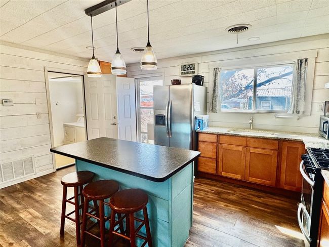302 E Castlewood Dr, House other with 2 bedrooms, 1 bathrooms and 4 parking in Granite Shoals TX | Image 11