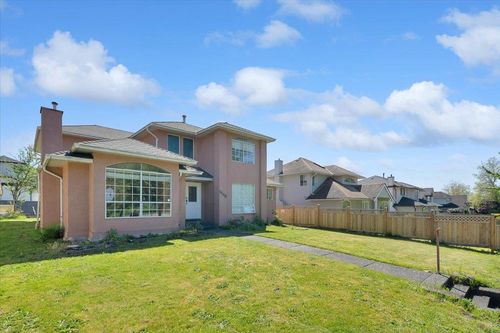 8648 140 St, Surrey, BC, V3W5L3 | Card Image