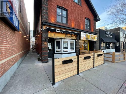 94 Lakeshore Rd E, Mississauga, ON, L5G1E3 | Card Image