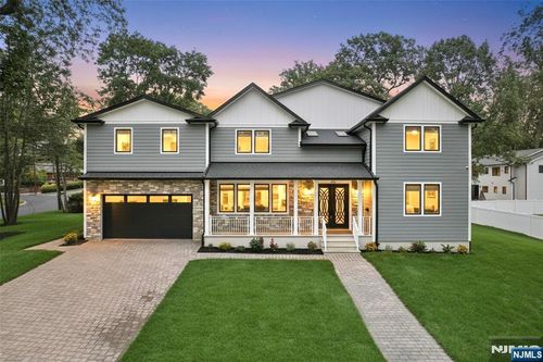 492 Oaktree Rd, Oradell, NJ, 07649-1316 | Card Image