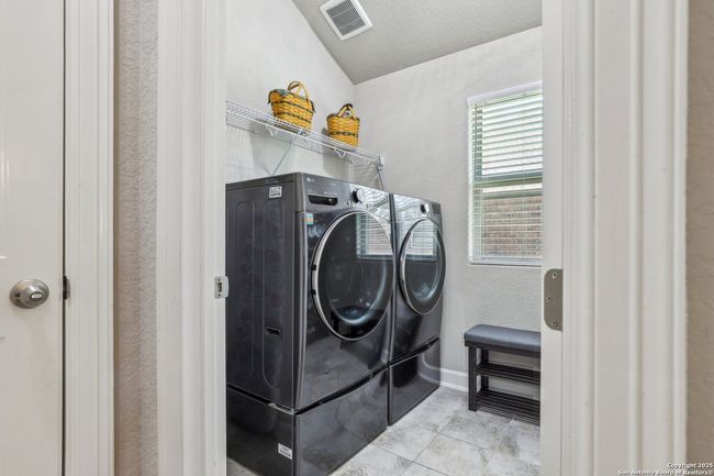 1047 Daylan Hts, House other with 4 bedrooms, 3 bathrooms and null parking in Schertz TX | Image 31