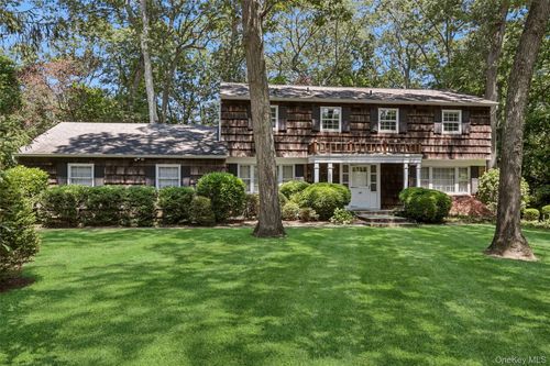 137 Darrow Ln, Greenlawn, NY, 11740-2923 | Card Image