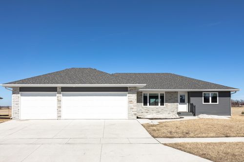 560 Hill Crest St, Edgerton, MN, 56128-1311 | Card Image