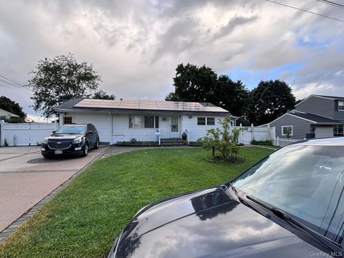 103 Claywood Dr, Brentwood, NY, 11717-5723 | Card Image