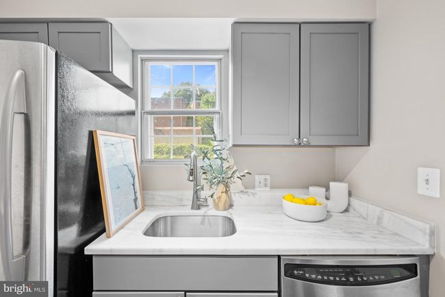 APT-410 - 2050 N Calvert St, Condo with 2 bedrooms, 1 bathrooms and null parking in ARLINGTON VA | Image 16