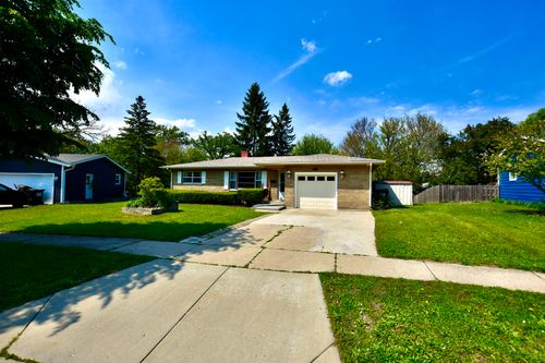 4510 Ashley Dr, McHenry, IL, 60050-4105 | Card Image