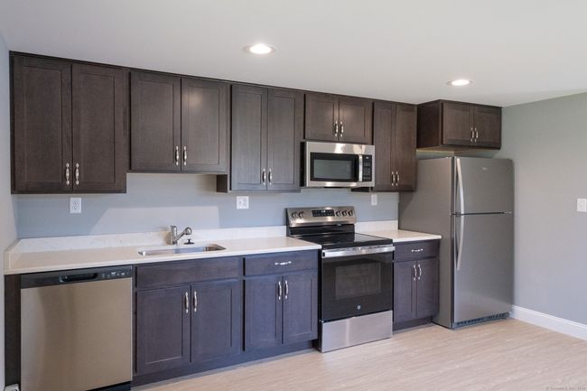 1250 Ellington Rd, House other with 3 bedrooms, 2 bathrooms and 11 parking in South Windsor CT | Image 31