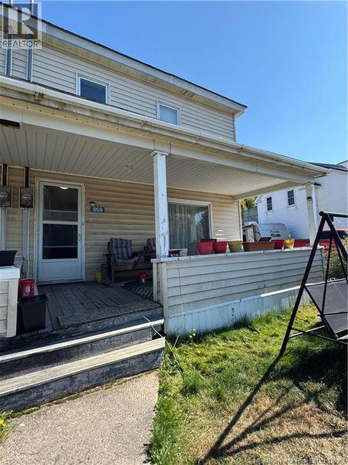 869 Main St, Blacks Harbour, NB, E5H1E5 | Card Image
