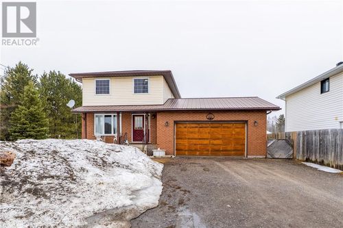 392 Cote Blvd, Hanmer, ON, P3P1N8 | Card Image