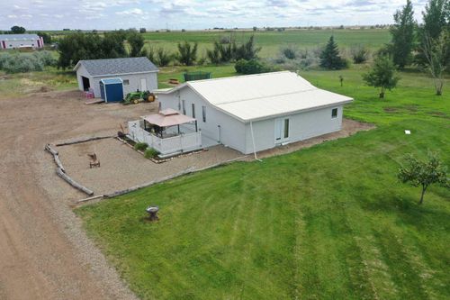 9 2 Avenue S, Hays, AB, T0K1B0 | Card Image