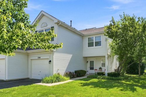 17895 W Braewick Rd, Gurnee, IL, 60031-5211 | Card Image