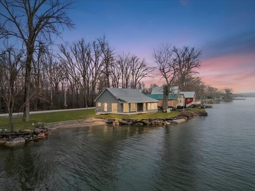 1223 Hathaway Point Rd, Saint Albans, VT, 05478-7279 | Card Image