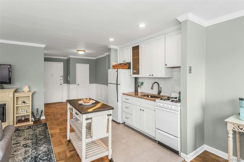 apt-1n-315 Atlantic Ave, East Rockaway, NY, 11518-1102 | Card Image