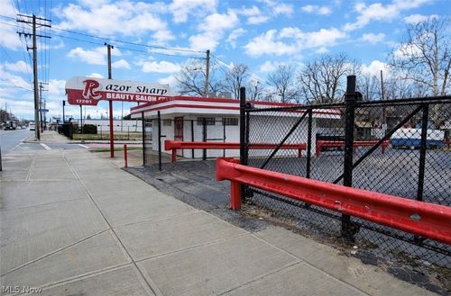 17201 Euclid Avenue, Cleveland, OH, 44112 | Card Image