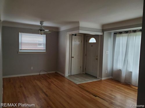 6539 Sterling Ct, Garden City, MI, 48135-2547 | Card Image