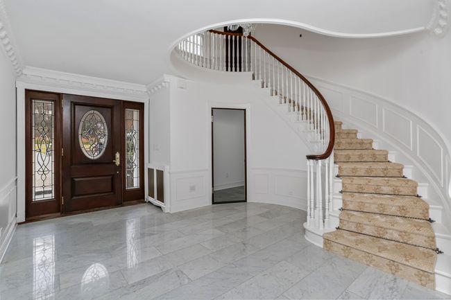 Foyer 2 | Image 25