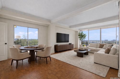 301-700 E Hildebrand Ave, San Antonio, TX, 78212-2529 | Card Image