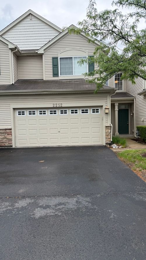 2252-2252 Gallant Fox Cir, Montgomery, IL, 60538-3397 | Card Image