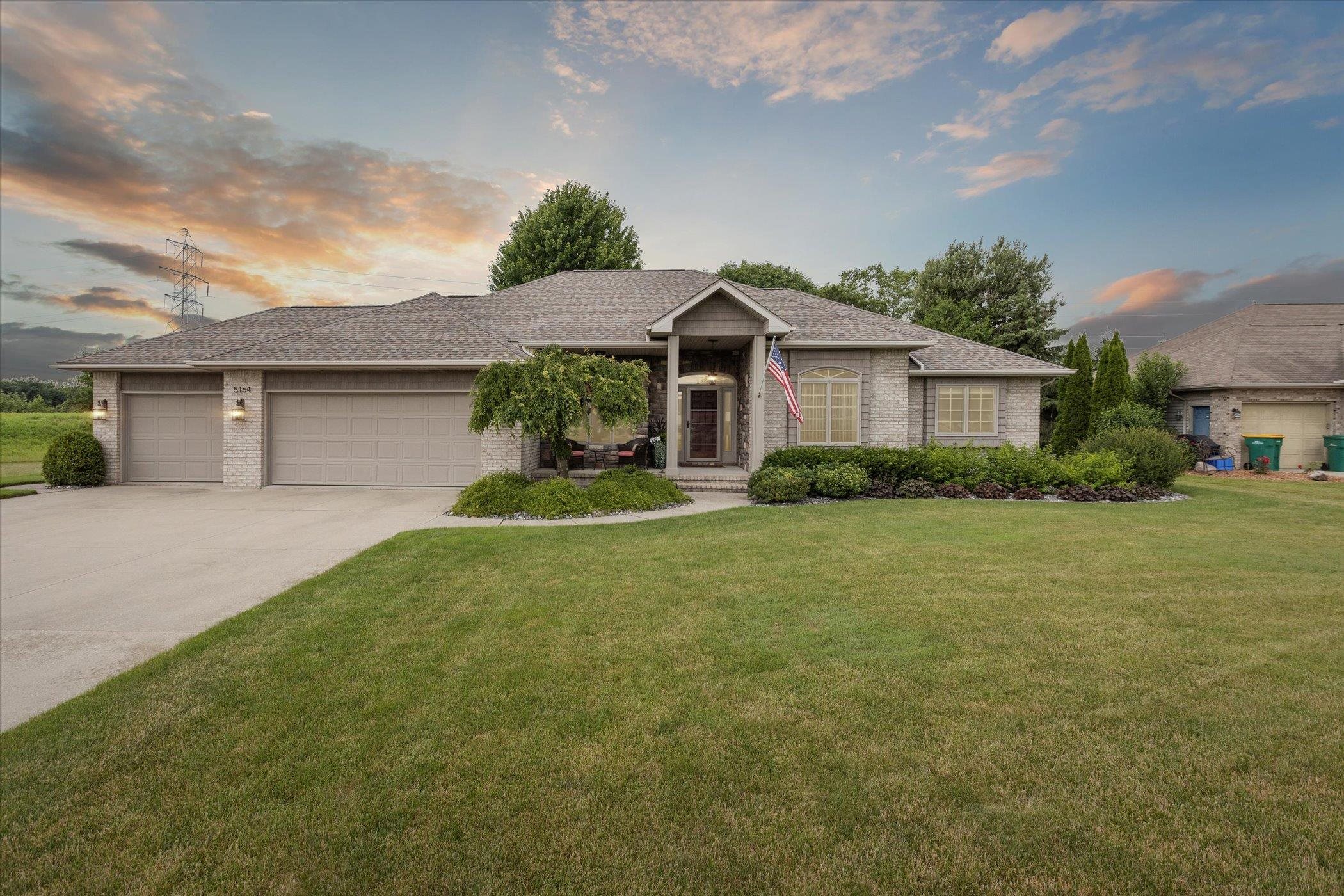 Queen Annes Ln, Bay City, MI 48706