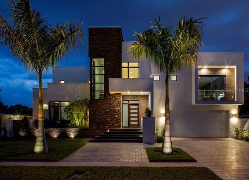 356 Bayview Dr Ne, St Petersburg, FL, 33704-2431 | Card Image