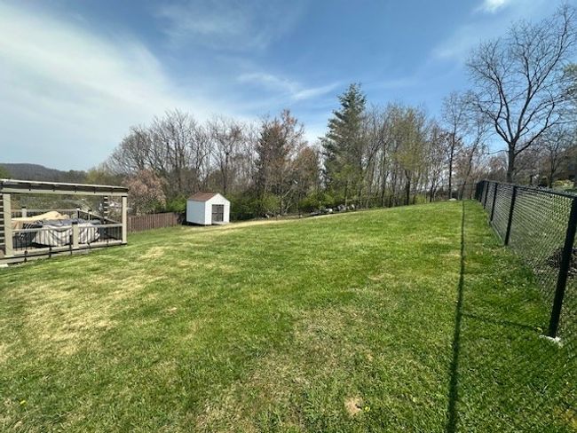 625 Robin St, House other with 3 bedrooms, 3 bathrooms and 2 parking in Bluefield VA | Image 35