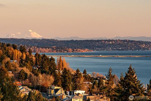 1354 32nd Ave S, Seattle, WA, 98144-3945 | Card Image