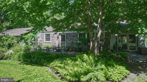 4 Low Rd, NEW HOPE, PA, 18938-1110 | Card Image