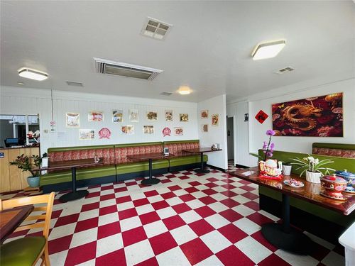 9301 Ne 10th St, Midwest City, OK, 73130-1331 | Card Image