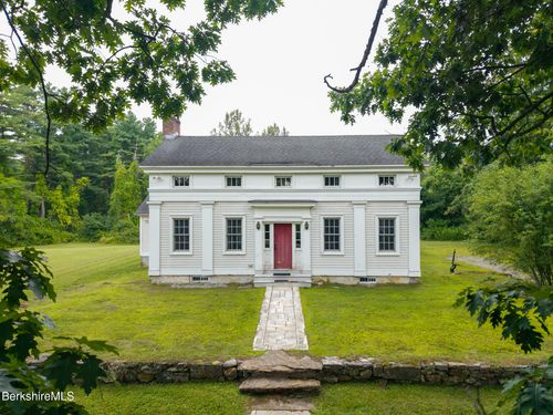 560 Stockbridge Rd, Lee, MA, 01238-9314 | Card Image