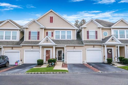 119 Wildwood Cir, Holtsville, NY, 11742-1623 | Card Image