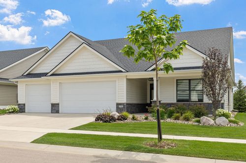 2732 Bentley Drive Sw, Rochester, MN, 55902 | Card Image