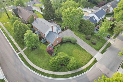 2560 Chartwell Rd, Upper Arlington, OH, 43220-2813 | Card Image