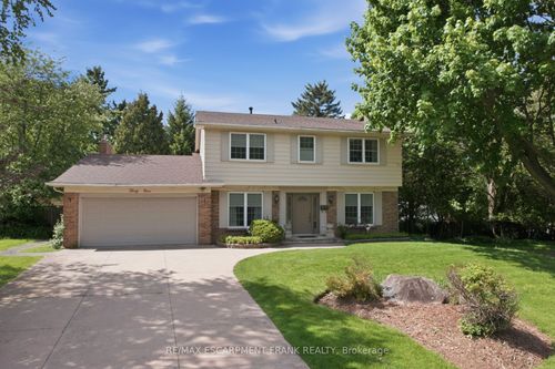 39 Maureen Avenue, Hamilton, ON, L9G3L7 | Card Image