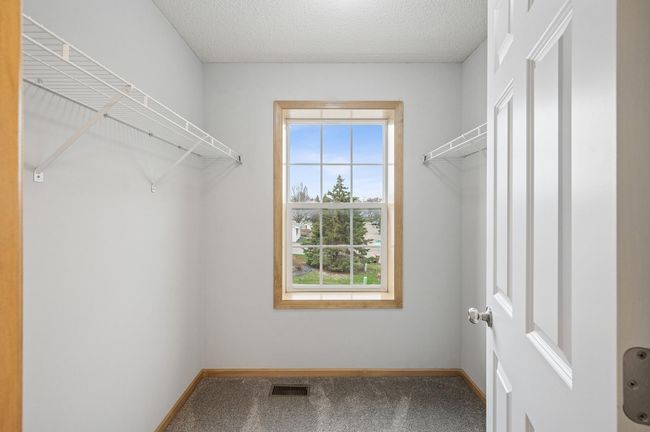 7539 12 Th St N, Townhouse with 3 bedrooms, 3 bathrooms and null parking in Oakdale MN | Image 19