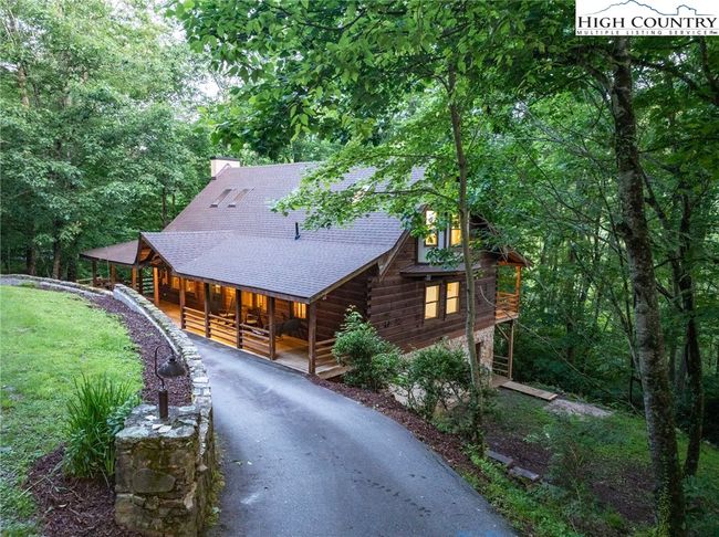 170 Mountain Laurel Ln, House other with 2 bedrooms, 4 bathrooms and null parking in Blowing Rock NC | Image 4