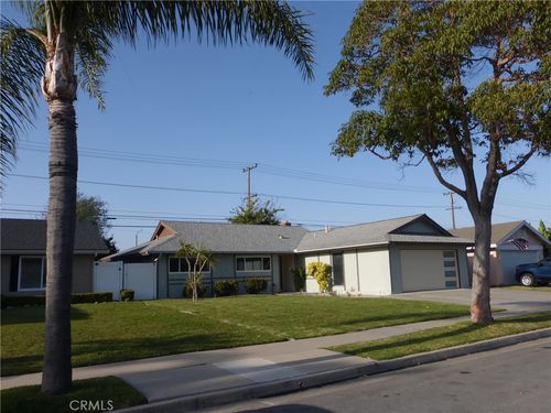 8881 Albatross Dr, Huntington Beach, CA, 92646-3304 | Card Image