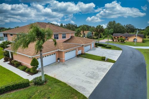 14b-19914 Lake Vista Cir N, LEHIGH ACRES, FL, 33936-7640 | Card Image