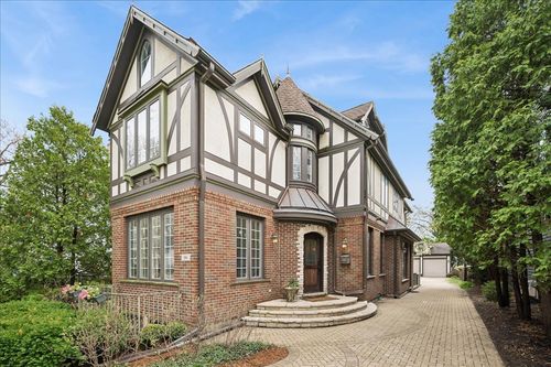 556 Willow Rd, Winnetka, IL, 60093-4138 | Card Image