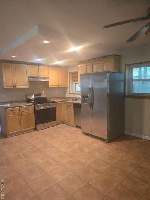 9 Jamaica Ave, Greenlawn, NY, 11740-3115 | Card Image