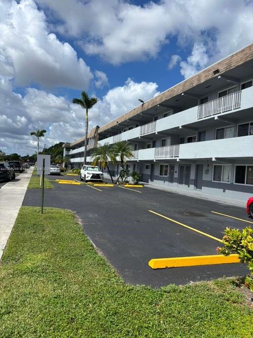 apt-302-11005 Sw 1st St, Miami, FL, 33174-1267 | Card Image